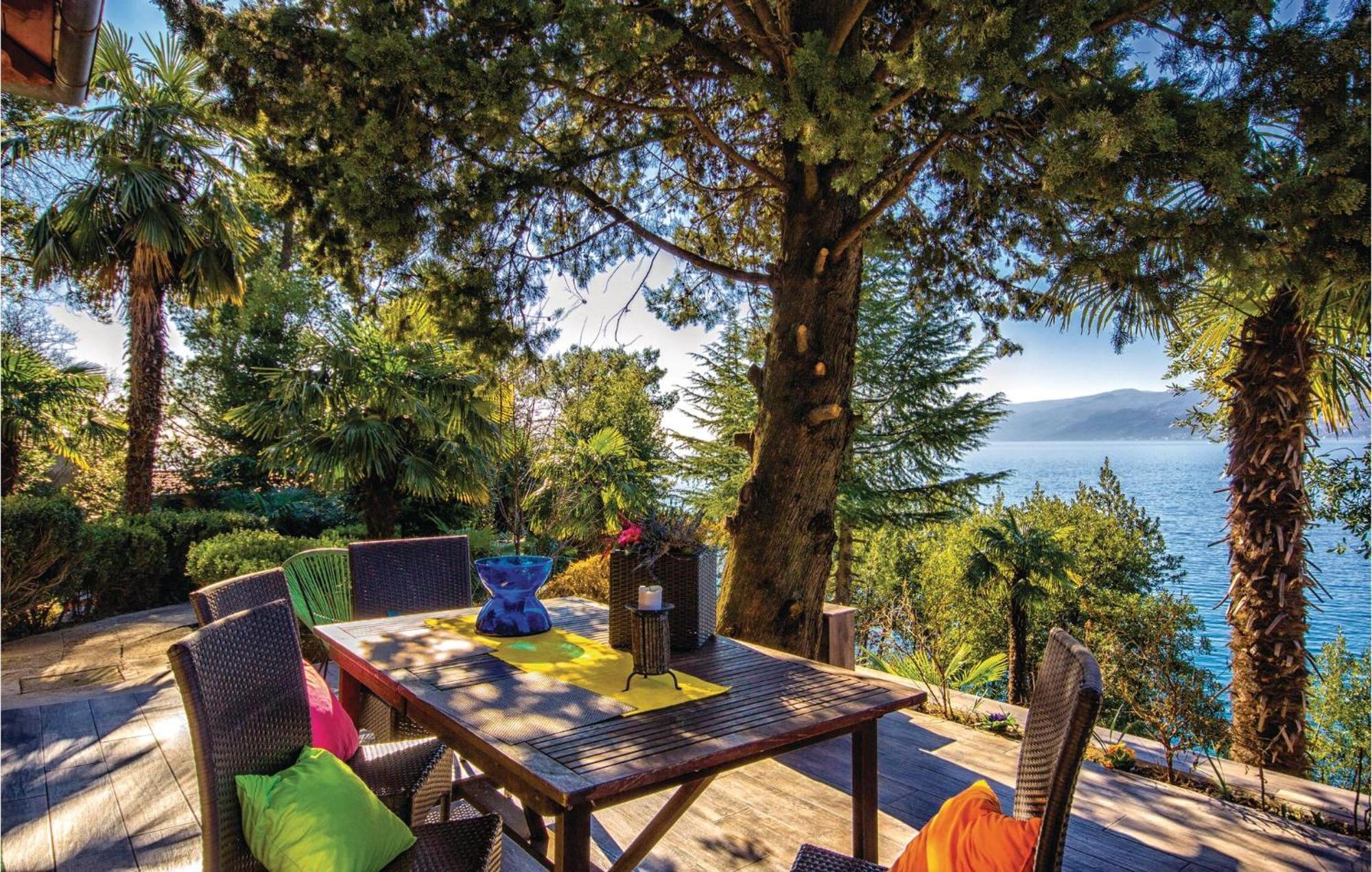 Lovely Apartment In Rijeka With House Sea View Exteriör bild