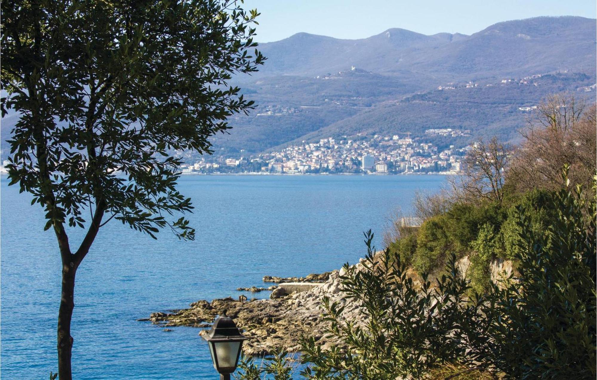 Lovely Apartment In Rijeka With House Sea View Exteriör bild